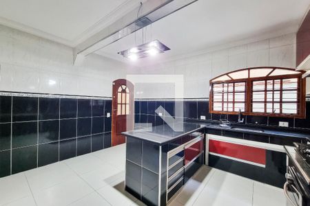 Casa para alugar com 270m², 4 quartos e 2 vagas Casa para alugar com 270m², 4 quartos e 2 vagasCozinha / Lavanderia