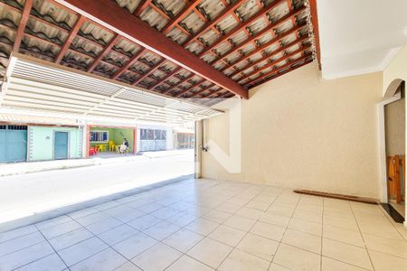 Casa para alugar com 270m², 4 quartos e 2 vagas Casa para alugar com 270m², 4 quartos e 2 vagasGaragem