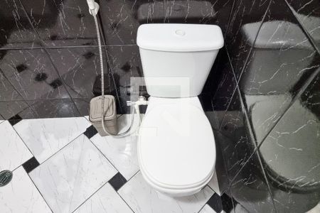 Casa para alugar com 270m², 4 quartos e 2 vagas Casa para alugar com 270m², 4 quartos e 2 vagasBanheiro 1