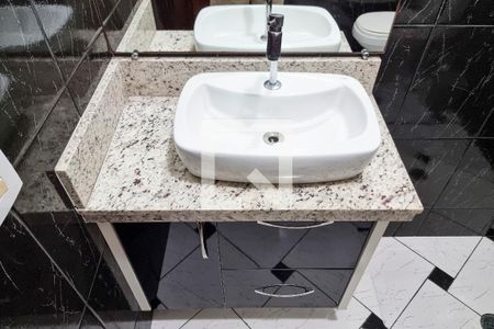 Casa para alugar com 270m², 4 quartos e 2 vagas Casa para alugar com 270m², 4 quartos e 2 vagasBanheiro 1