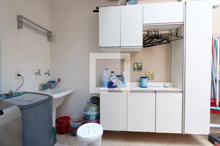 Casa à venda com 125m², 3 quartos e 4 vagasLavanderia