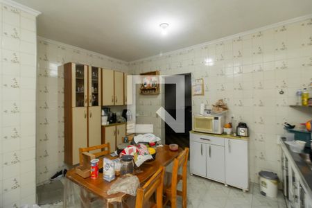 Casa à venda com 300m², 2 quartos e 3 vagas Casa à venda com 300m², 2 quartos e 3 vagasCozinha