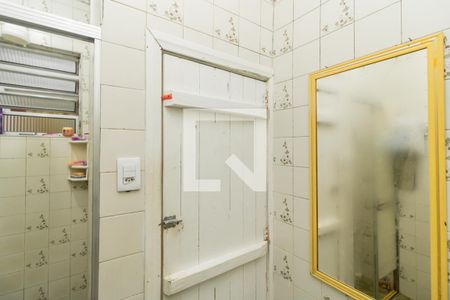 Casa à venda com 300m², 2 quartos e 3 vagas Casa à venda com 300m², 2 quartos e 3 vagasBanheiro