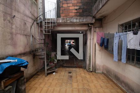 Casa à venda com 300m², 2 quartos e 3 vagas Casa à venda com 300m², 2 quartos e 3 vagasQuintal