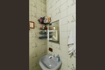 Casa à venda com 300m², 2 quartos e 3 vagas Casa à venda com 300m², 2 quartos e 3 vagasBanheiro