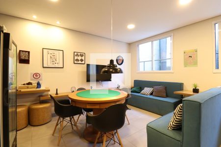 Apartamento para alugar com 27m², 1 quarto e sem vagaÁrea comum - Salão de festas