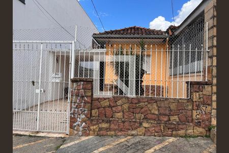 Casa à venda com 119m², 3 quartos e 2 vagas Casa à venda com 119m², 3 quartos e 2 vagasFachada