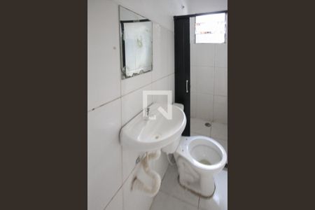 Casa para alugar com 42m², 2 quartos e sem vaga Casa para alugar com 42m², 2 quartos e sem vagaBanheiro