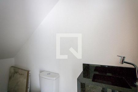 Casa à venda com 120m², 2 quartos e 3 vagasLavabo da garagem