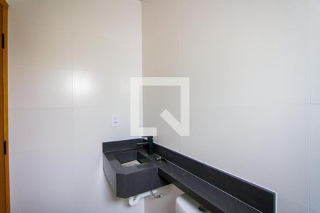 Casa à venda com 120m², 2 quartos e 3 vagasBanheiro do quarto 1