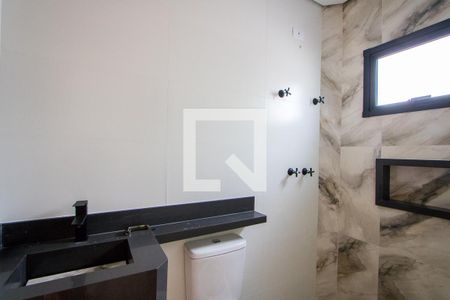 Casa à venda com 120m², 2 quartos e 3 vagasBanheiro do quarto 1