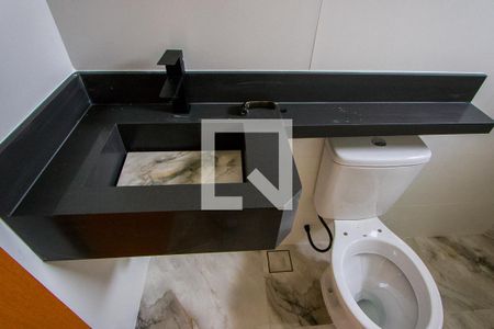 Casa à venda com 120m², 2 quartos e 3 vagasBanheiro do quarto 1