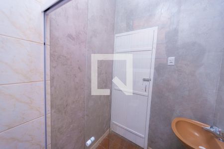 Casa para alugar com 65m², 2 quartos e 1 vaga Casa para alugar com 65m², 2 quartos e 1 vagaBanheiro