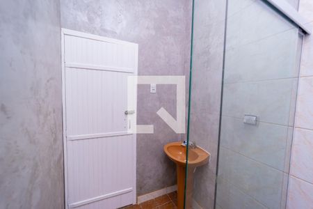 Casa para alugar com 65m², 2 quartos e 1 vaga Casa para alugar com 65m², 2 quartos e 1 vagaBanheiro