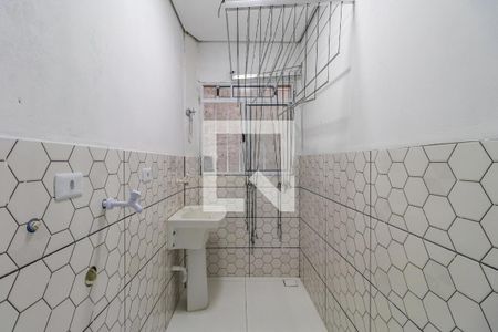 Casa para alugar com 75m², 2 quartos e 1 vaga Casa para alugar com 75m², 2 quartos e 1 vagaBanheiro