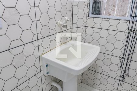 Casa para alugar com 75m², 2 quartos e 1 vaga Casa para alugar com 75m², 2 quartos e 1 vagaBanheiro