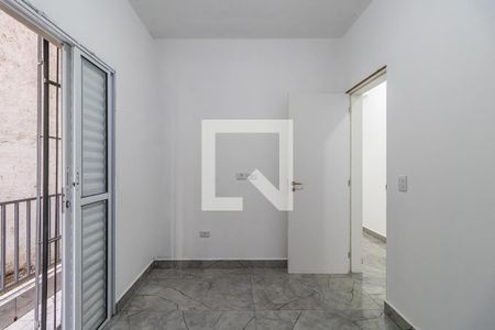 Quarto de casa para alugar com 2 quartos, 75m² em Jardim Graziela, Barueri