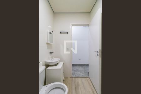 Casa para alugar com 75m², 2 quartos e 1 vaga Casa para alugar com 75m², 2 quartos e 1 vagaBanheiro