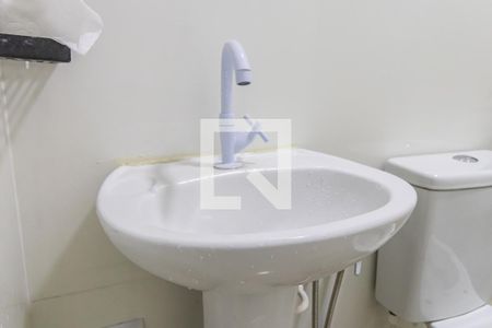 Banheiro de casa para alugar com 1 quarto, 44m² em Jardim Graziela, Barueri