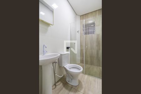 Banheiro de casa para alugar com 1 quarto, 44m² em Jardim Graziela, Barueri