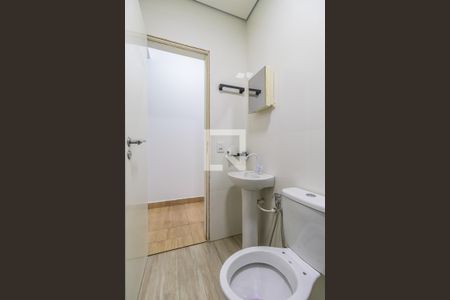Banheiro de casa para alugar com 1 quarto, 44m² em Jardim Graziela, Barueri