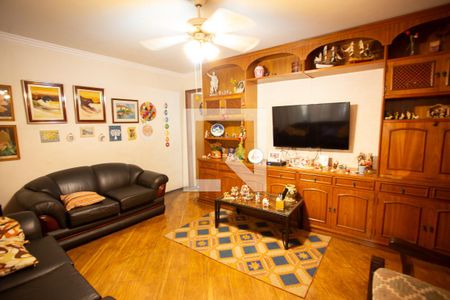 SALA de casa à venda com 3 quartos, 150m² em Conjunto Residencial Santa Terezinha, São Paulo