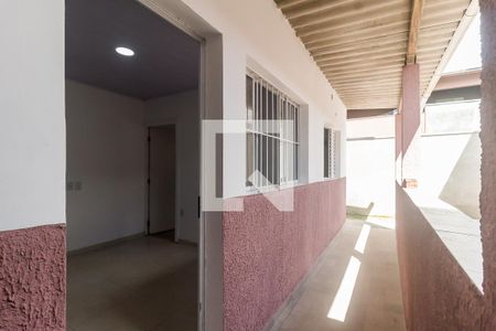 Casa para alugar com 45m², 1 quarto e sem vaga Casa para alugar com 45m², 1 quarto e sem vagaEntrada