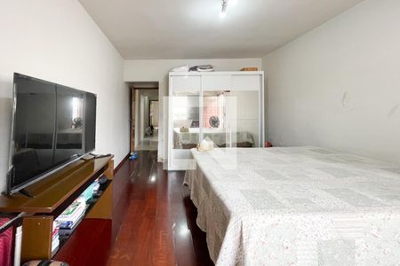 Casa à venda com 300m², 4 quartos e 2 vagasSuíte 