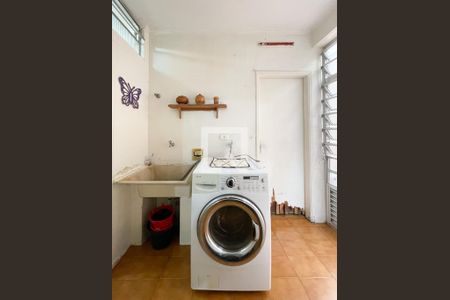 Casa à venda com 300m², 4 quartos e 2 vagasÁrea de Serviço