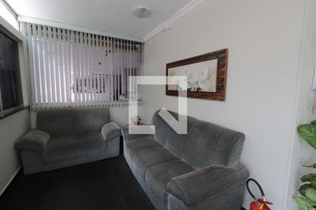 Apartamento à venda com 70m², 2 quartos e 1 vagaHall social