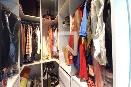 Casa à venda com 115m², 4 quartos e 2 vagasCloset da suíte