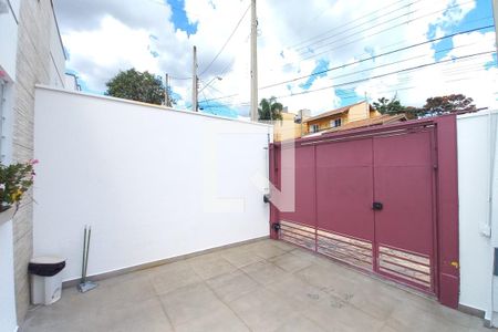 Casa à venda com 115m², 4 quartos e 2 vagasFrente do Prédio 