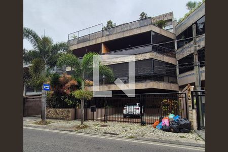 Apartamento à venda com 209m², 3 quartos e 3 vagasFachada