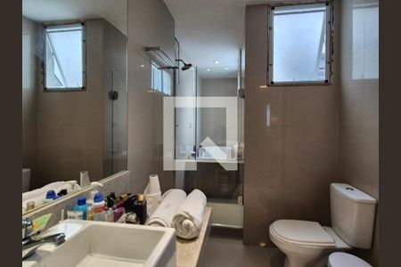 Apartamento à venda com 209m², 3 quartos e 3 vagasBanheiro