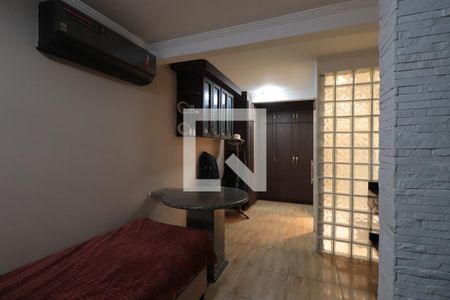 Casa à venda com 240m², 3 quartos e 2 vagasEscritório