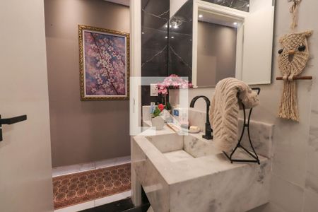 Casa à venda com 240m², 3 quartos e 2 vagas Casa à venda com 240m², 3 quartos e 2 vagasLavabo