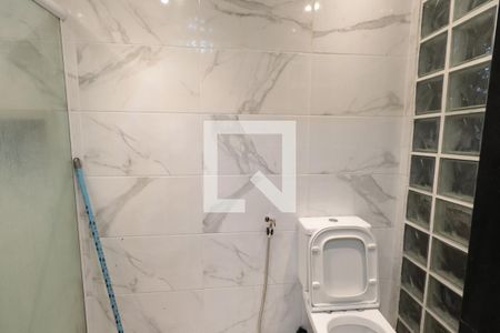 Casa à venda com 240m², 3 quartos e 2 vagasBanheiro 2