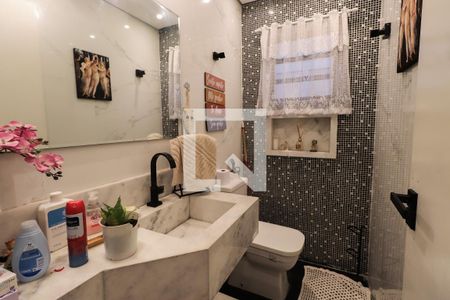 Casa à venda com 240m², 3 quartos e 2 vagasLavabo