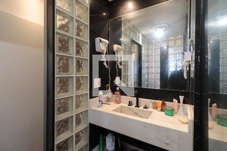 Casa à venda com 240m², 3 quartos e 2 vagasBanheiro da Suíte