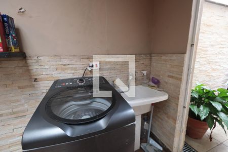 Casa à venda com 240m², 3 quartos e 2 vagasÁrea de Serviço