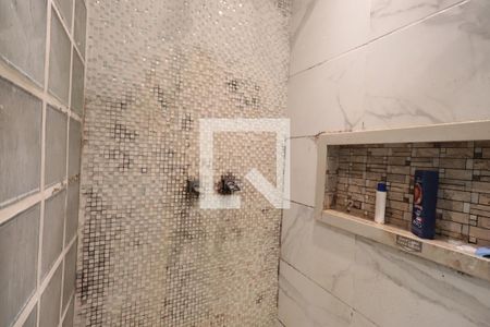 Casa à venda com 240m², 3 quartos e 2 vagasBanheiro 2