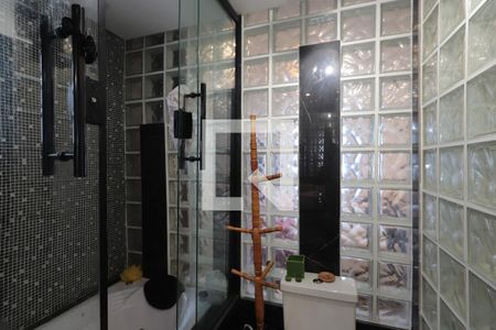 Casa à venda com 240m², 3 quartos e 2 vagasBanheiro da Suíte