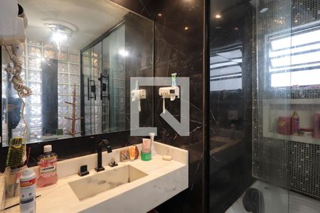 Casa à venda com 240m², 3 quartos e 2 vagasBanheiro da Suíte