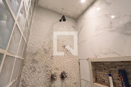 Casa à venda com 240m², 3 quartos e 2 vagasBanheiro 2