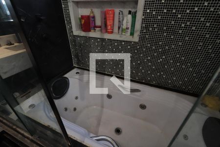 Casa à venda com 240m², 3 quartos e 2 vagasBanheiro da Suíte