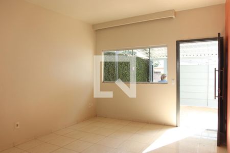 Sala de casa para alugar com 2 quartos, 93m² em Vila Jardim Vitoria, Goiânia