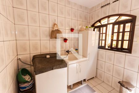 Casa à venda com 260m², 3 quartos e 2 vagas Casa à venda com 260m², 3 quartos e 2 vagasÁrea de Serviço