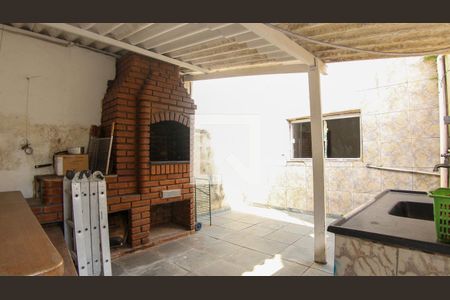 Casa à venda com 250m², 4 quartos e 1 vagaÁrea de serviço 