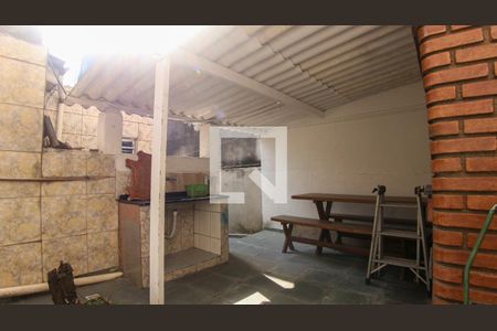 Casa à venda com 250m², 4 quartos e 1 vagaÁrea de serviço 