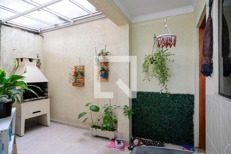 Casa à venda com 82m², 2 quartos e 1 vagaÁrea de serviço